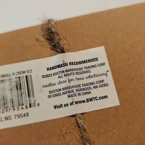 Boston Warehouse Spooky Ceramic Salt and Pepper Shakers Skull and Crow - Picture 4 of 6